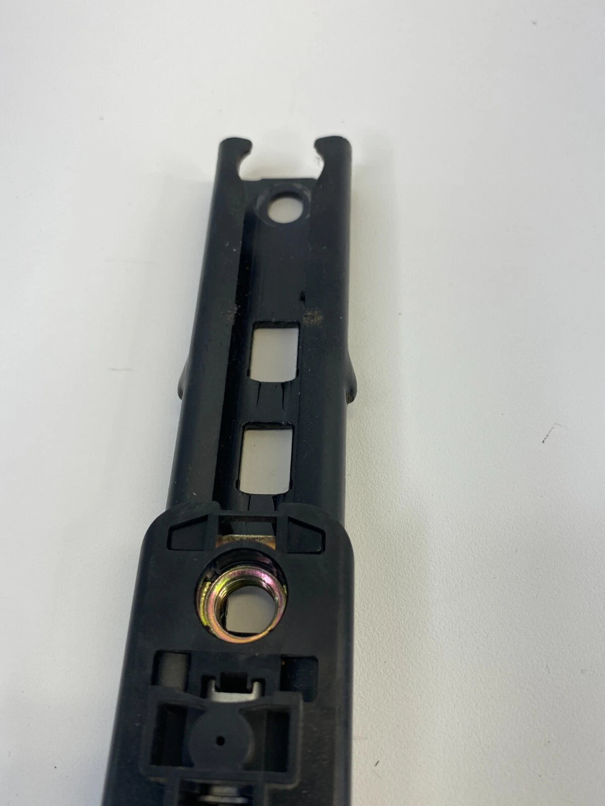 03-06 MERCEDES-BENZ E500 FRONT LEFT SEAT BELT HEIGHT ADJUSTER A2118600088 OEM