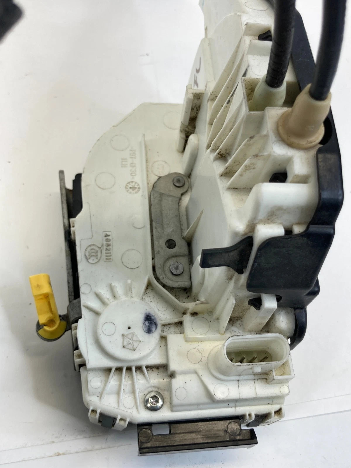 2015-2017 Chrysler 200 11-23 Charger Front Left Driver Door Lock Latch 4589913AE