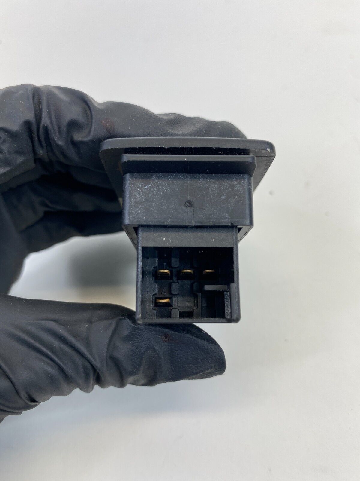 1998-2007 Volkswagen Beetle Front Right Side Door Power Window Control Switch