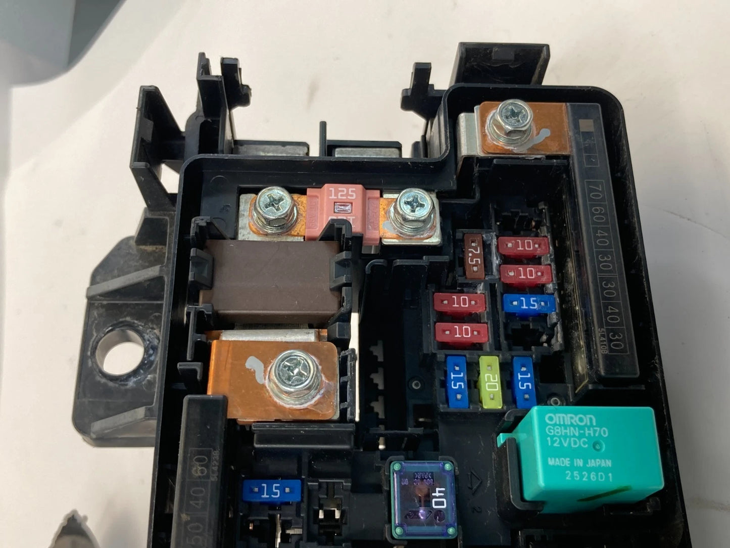 2013-2017 HONDA ACCORD 2.4L L4 ENGINE COMPARTMENT FUSE BOX RELAY JUNCTION UNIT