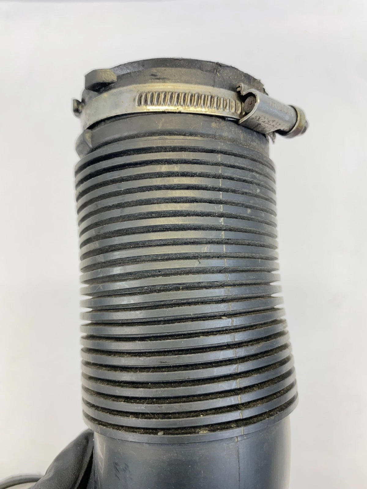 2011-2016 CHEVROLET CRUZE AIR INTAKE CLEANER HOSE TUBE DUCT 13254591 OEM