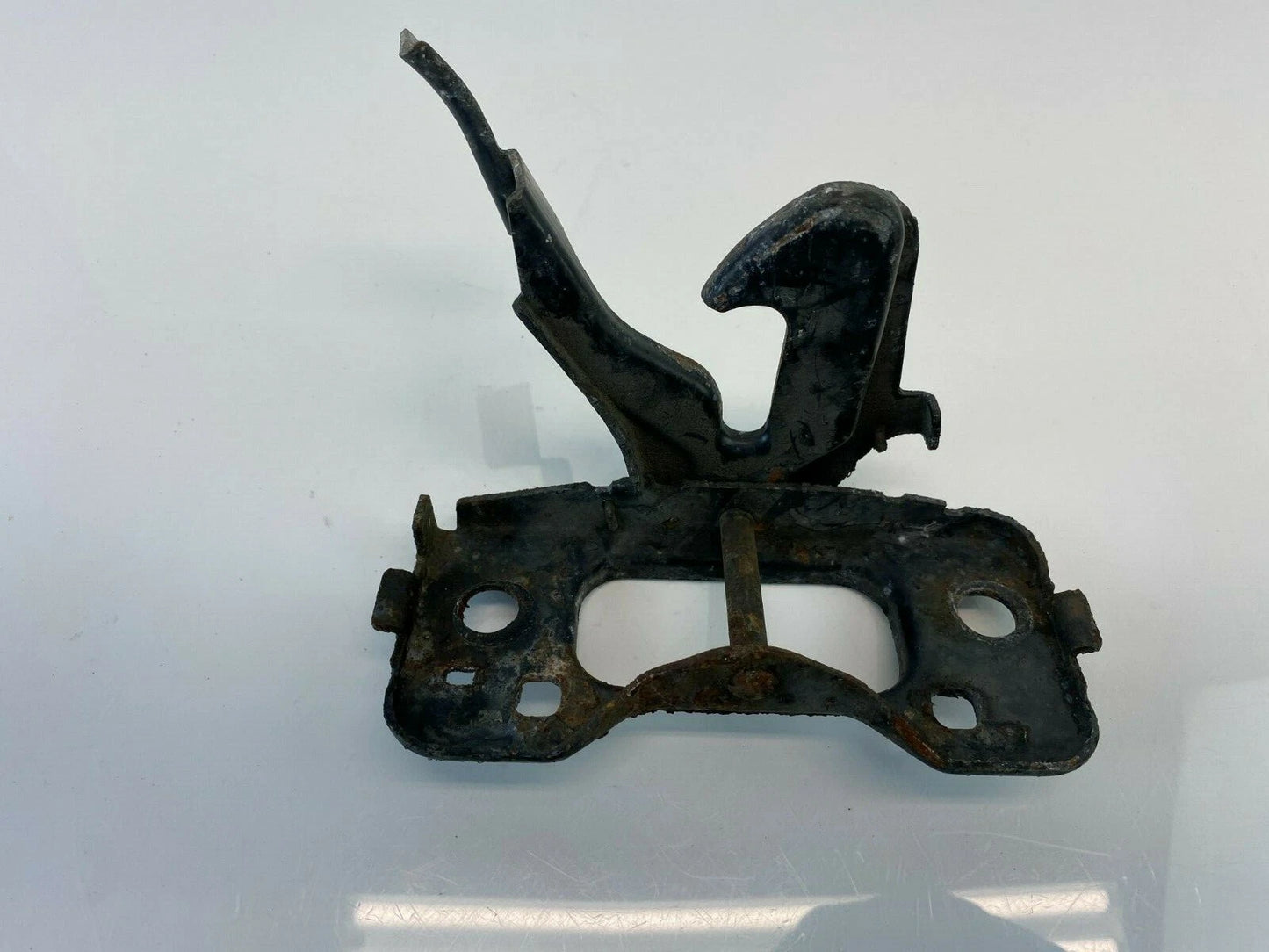 2008 2009 2010 2011 CHRYSLER TOWN & COUNTRY HOOD LOCK LATCH STRIKER ASSY OEM