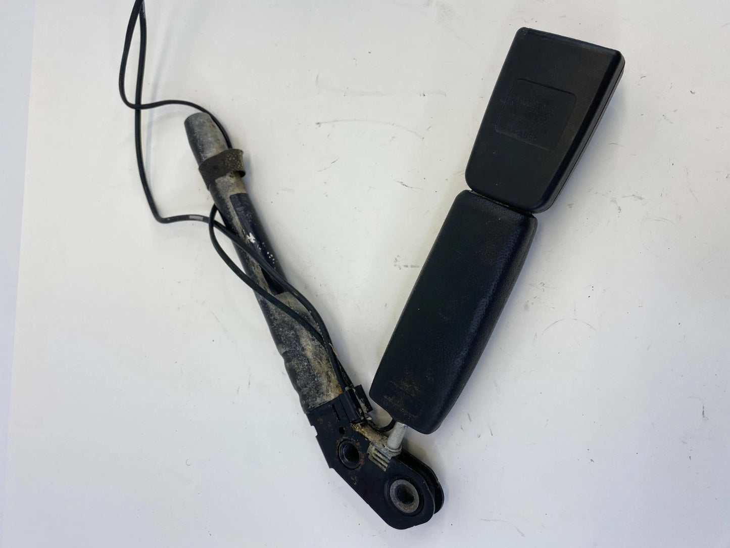 2007-2014 MERCEDES-BENZ CL550 COUPE FRONT LEFT DRIVER SIDE SEAT BELT BUCKLE OEM