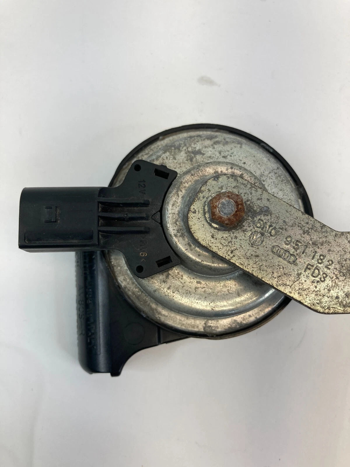2009-2017 09-17 VOLKSWAGEN TIGUAN SUV HIGH TONE HORN NOTE ALARM SIREN A046522