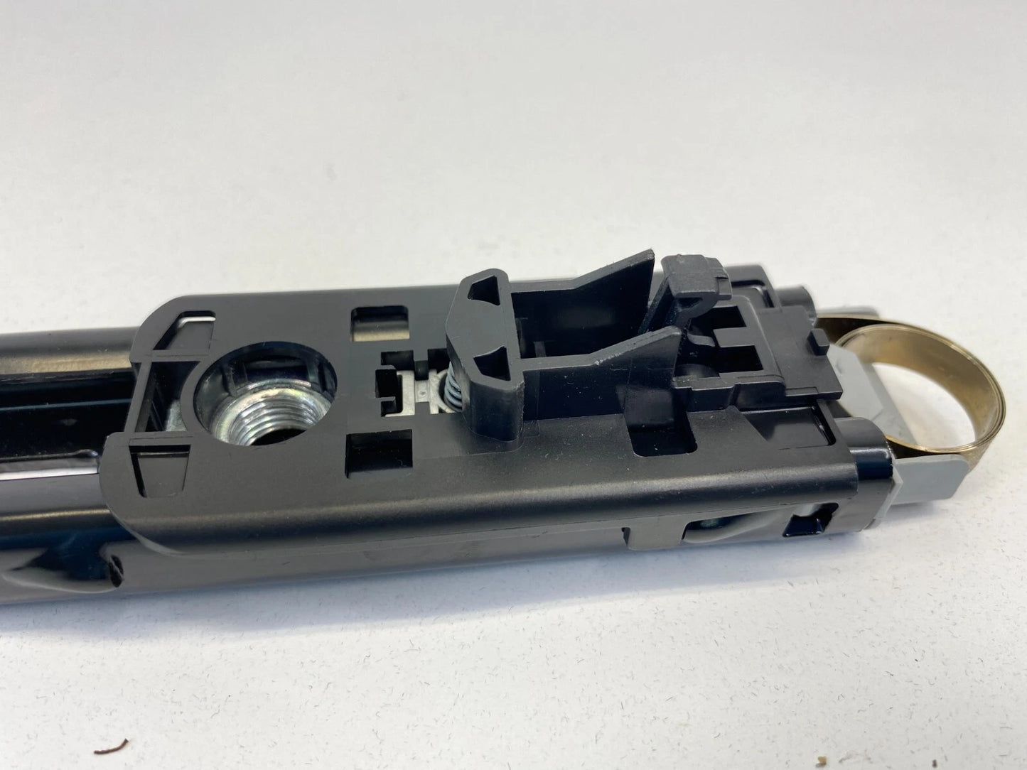 06-12 MERCEDES-BENZ R350 FRONT RIGHT PASSENGER SIDE SEAT BELT HEIGHT ADJUSTER