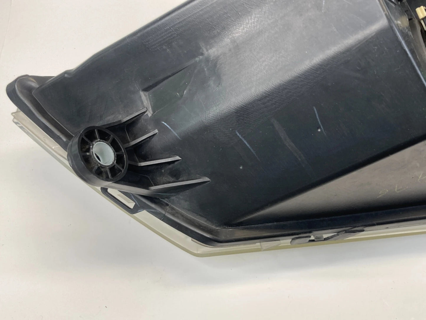 2009-2014 VW ROUTAN FRONT LEFT DRIVER SIDE HEADLIGHT HEADLAMP 05113439AD OEM