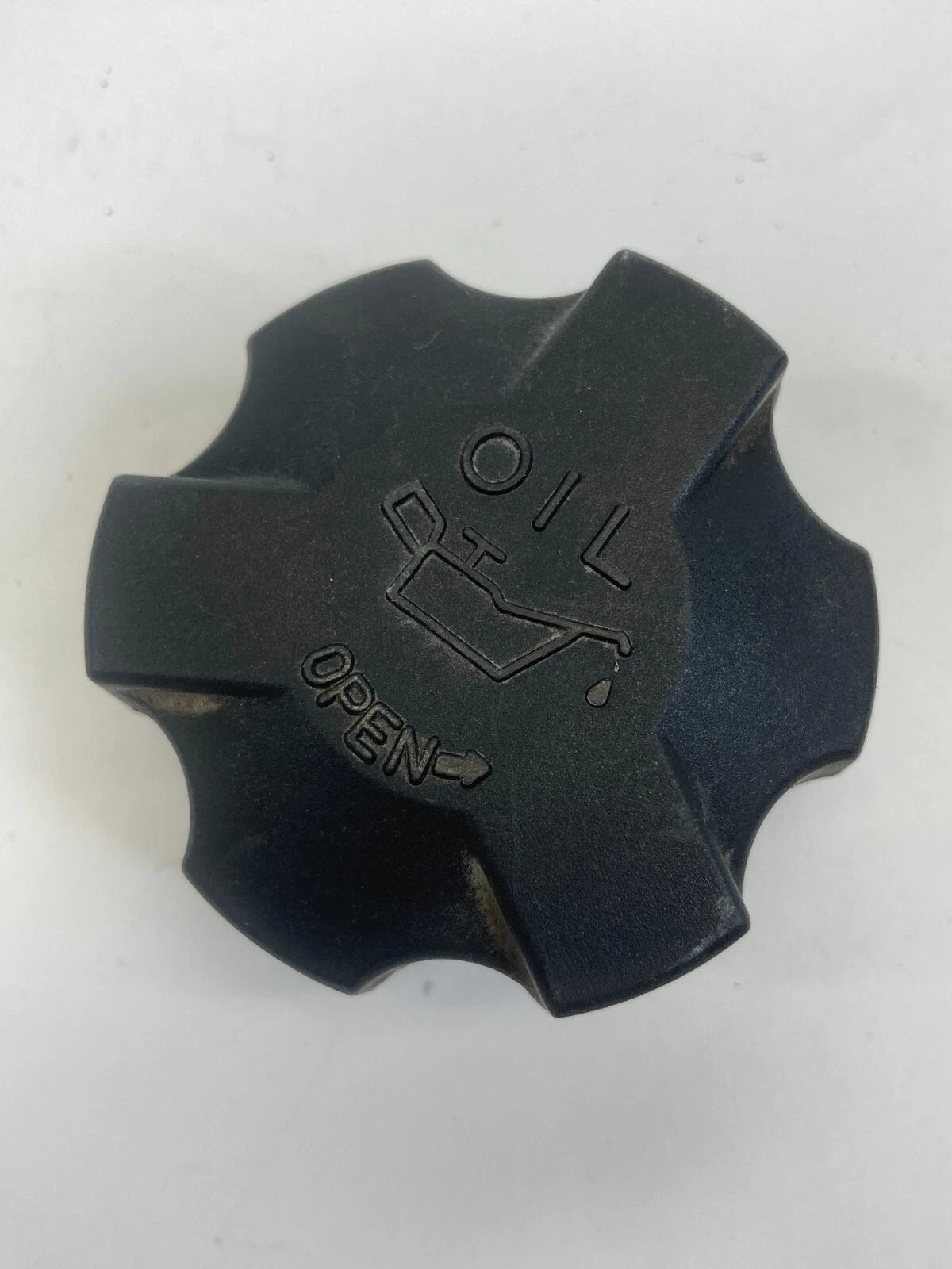 05 06 07 08 09 10 KIA SPORTAGE 2.7L V6 ENGINE OIL FILLER FLUID CAP LID OEM