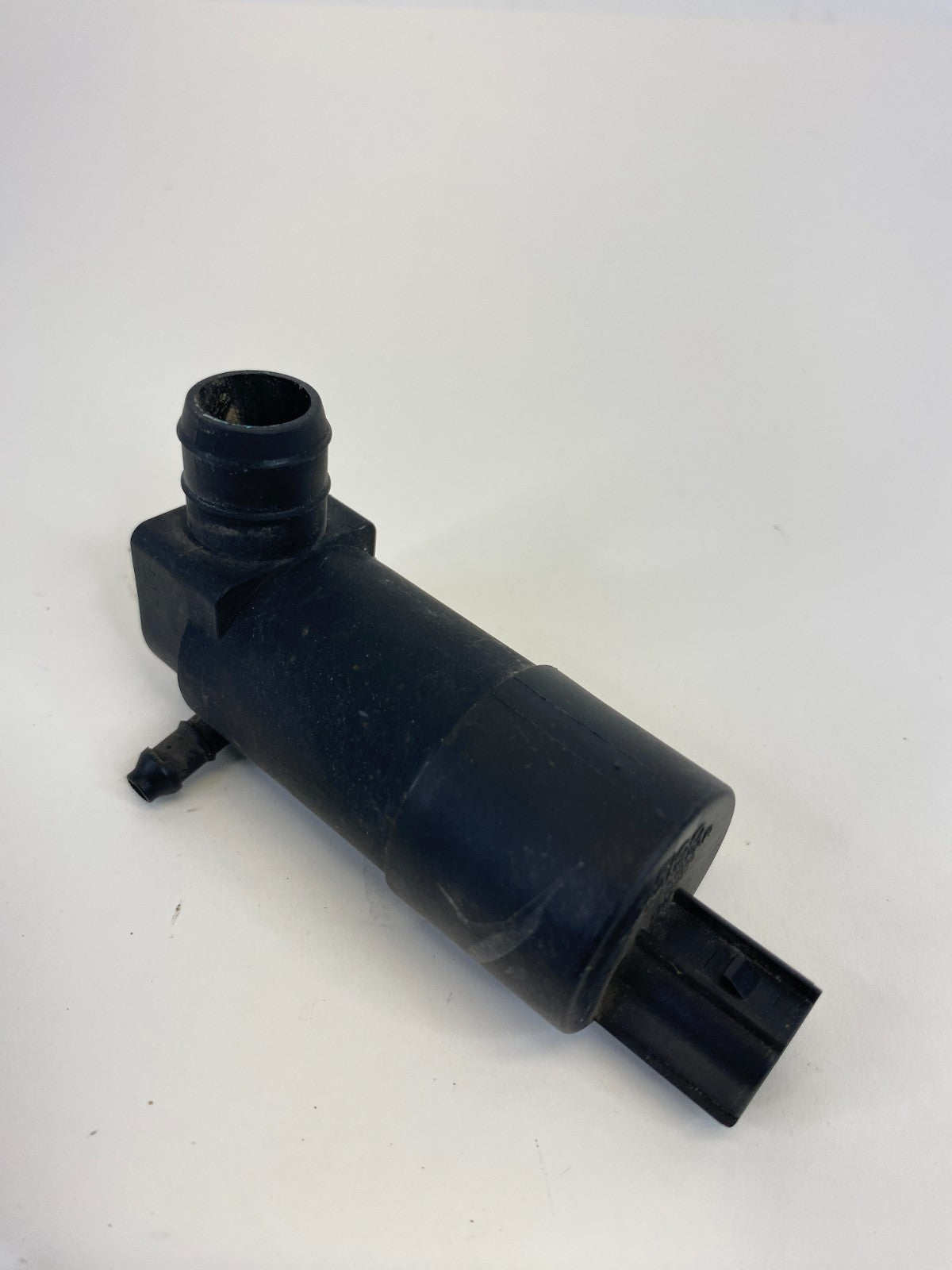 2012-2018 Ford Focus SEDAN Front Windshield Washer Wiper Fluid Pump Assy OEM