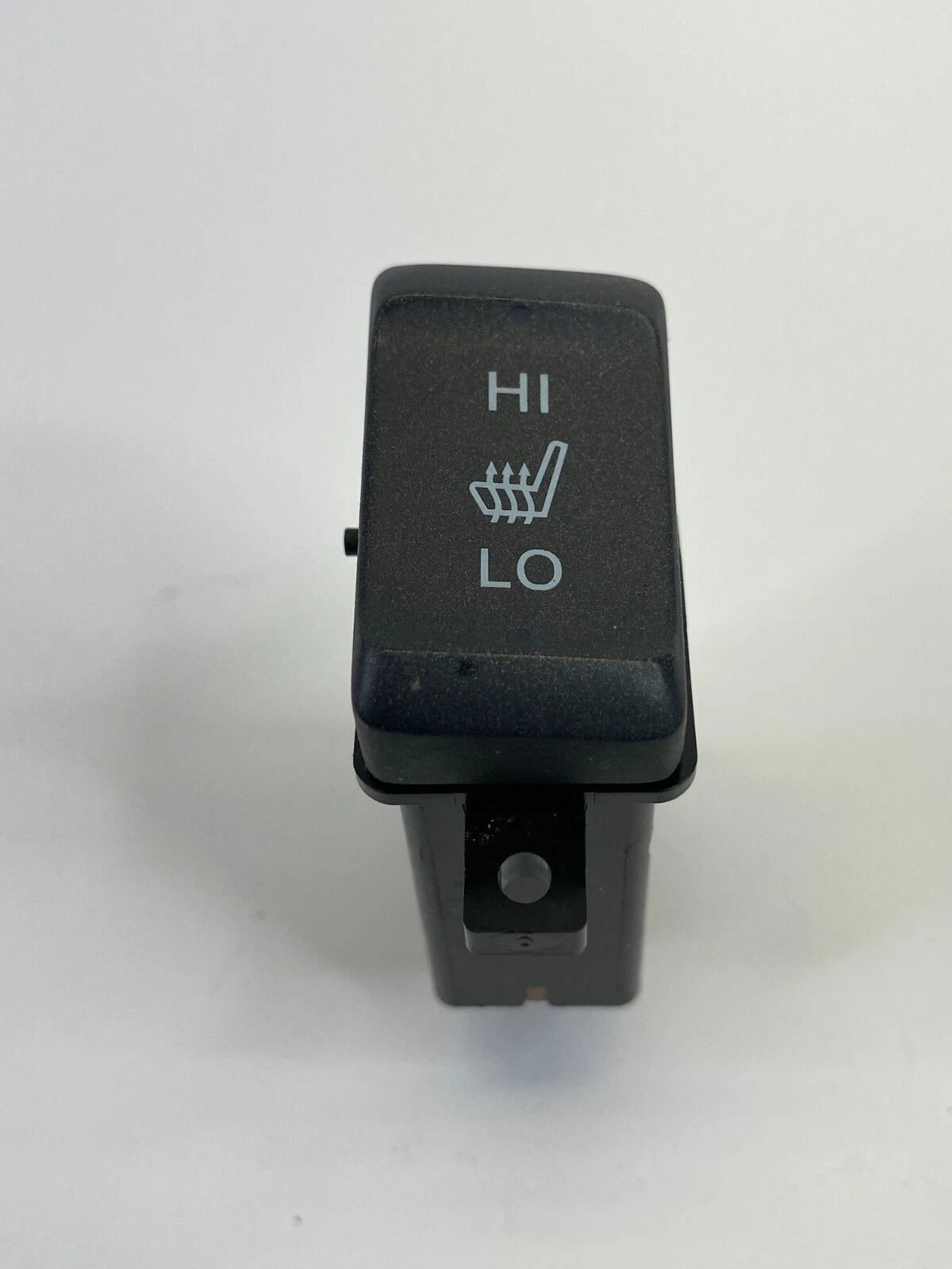03-07 HONDA ACCORD SEDAN CENTER CONSOLE HEATED SEAT BUTTON SWITCH M22831 OEM