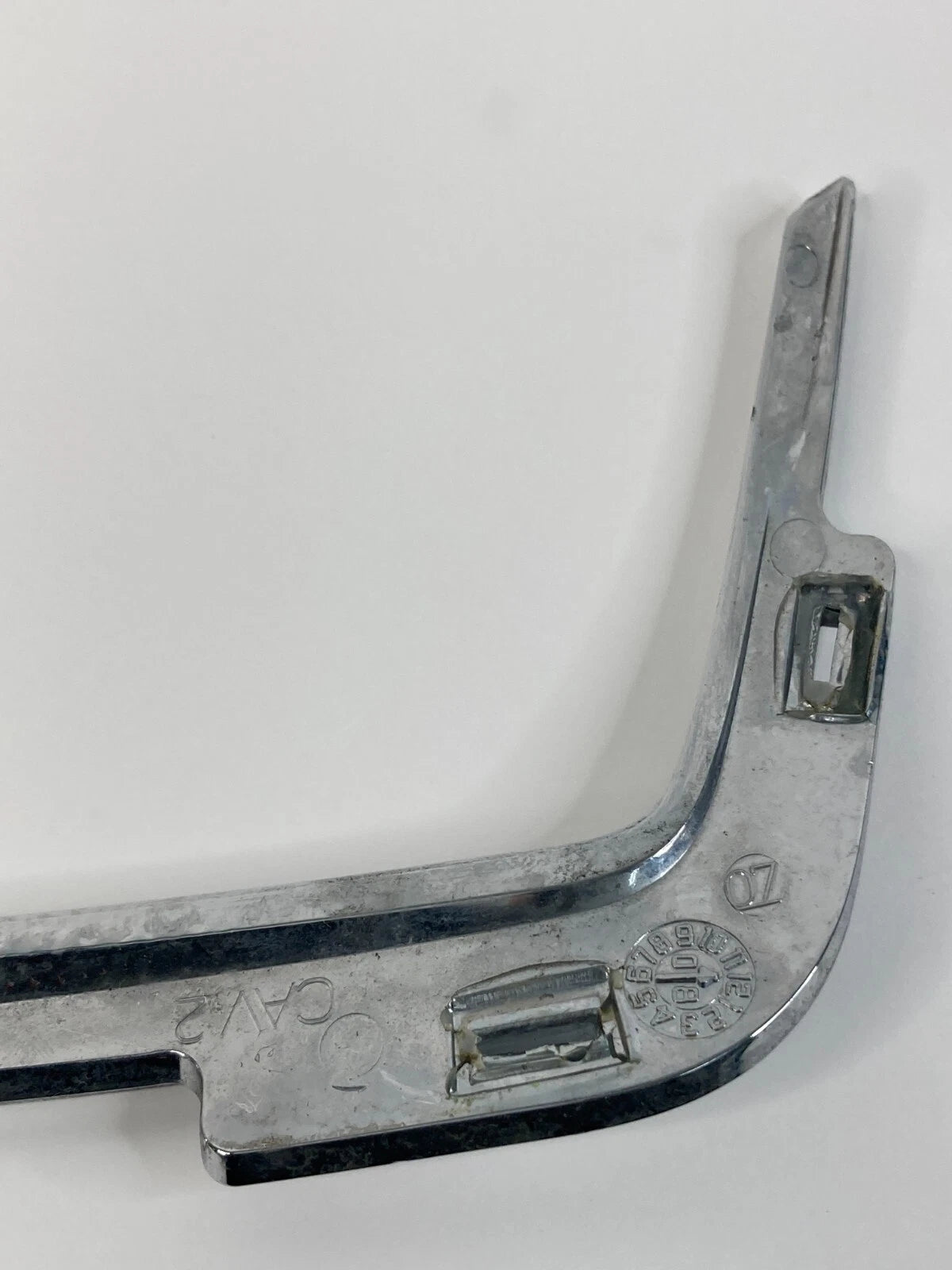 2008-2012 CHEVROLET MALIBU CENTER DASH AIR VENT TRIM BEZEL OEM