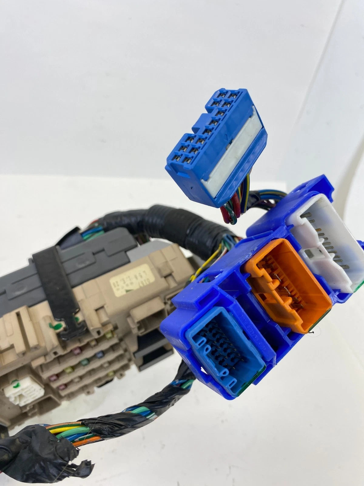 98-05 LEXUS GS300 DASH RIGHT SIDE FUSE RELAY POWER BOX MODULE 89221-30080 OEM