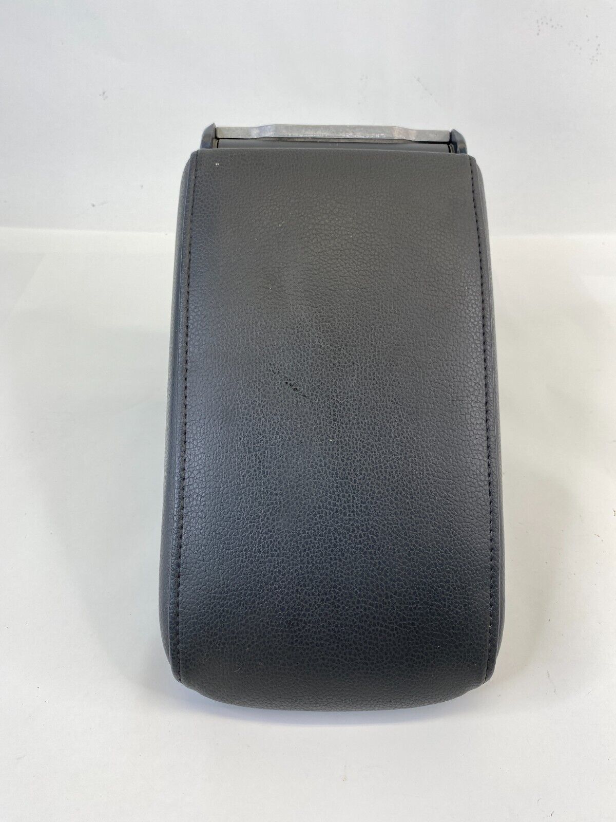 2013-2016 Volkswagen Jetta Center Console Armrest Arm Rest Cover Lid 5C6-864-207