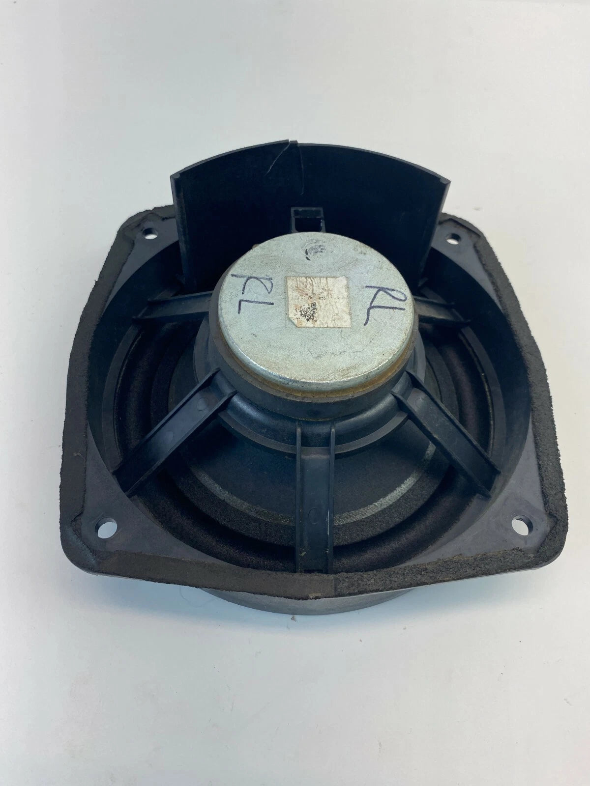 2008 2009 2010 SATURN VUE REAR LEFT SIDE DOOR SOUND SYSTEM AUDIO SPEAKER OEM