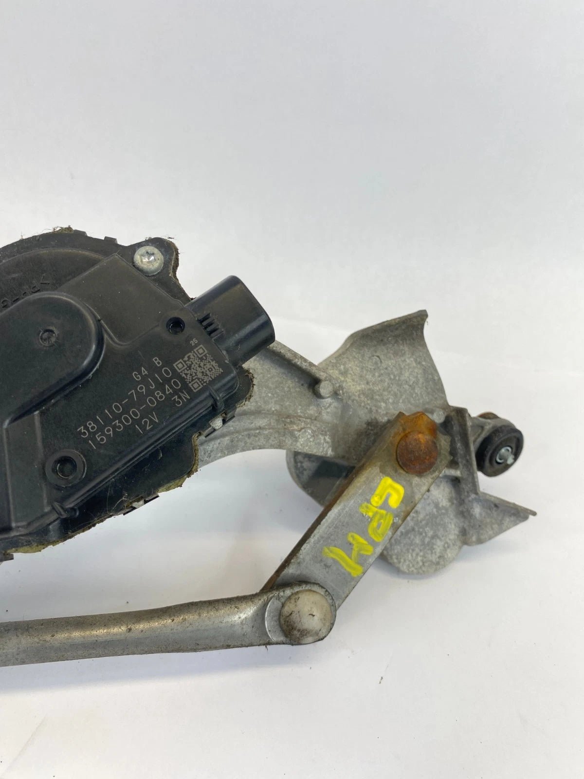 2010-2013 SUZUKI KIZASHI FRONT WINDSHIELD WIPER MOTOR W/ LINKAGE 38110-79J10 OEM
