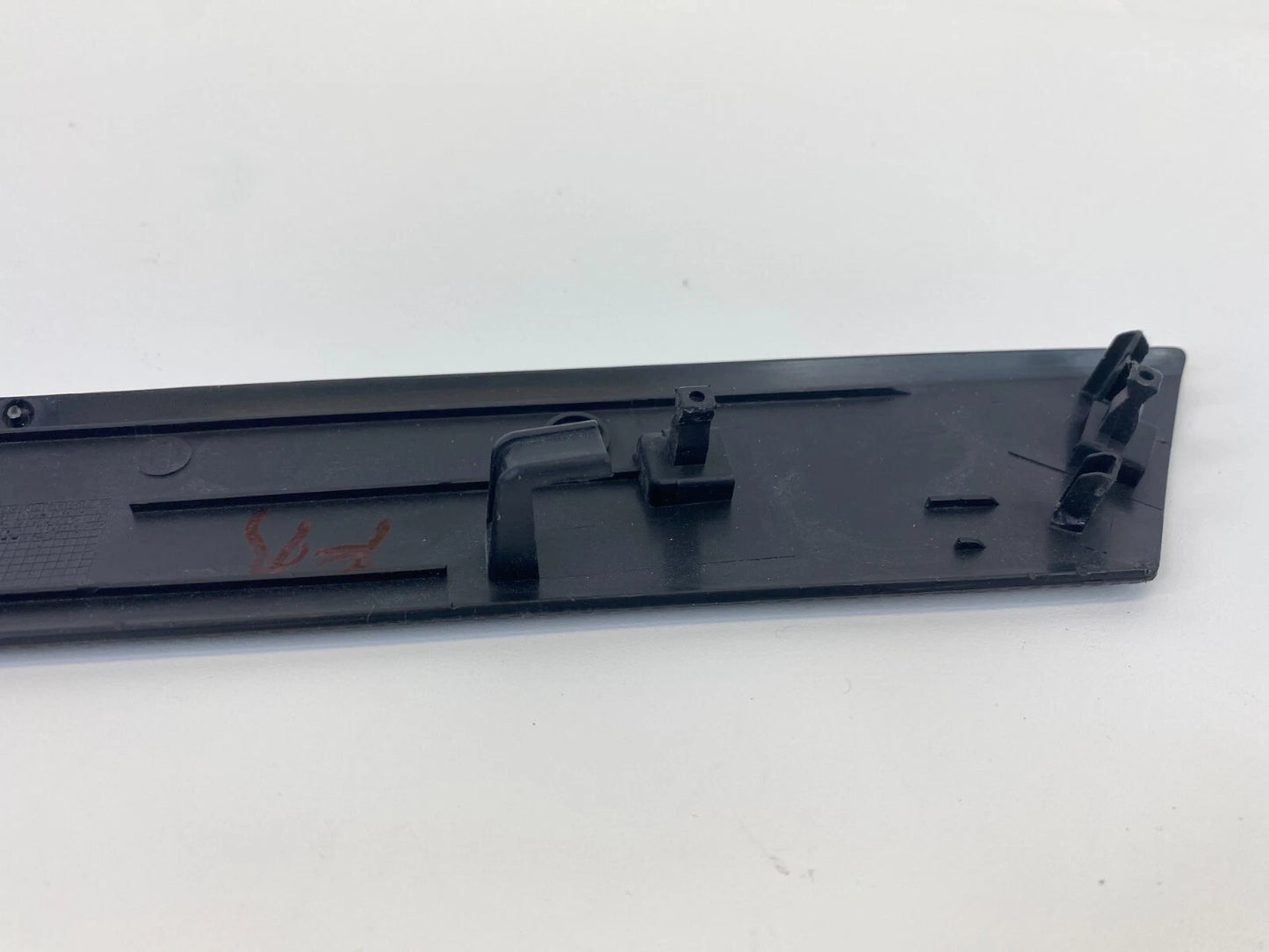 2011-2018 VW VOLKSWAGEN JETTA FRONT RIGHT DOOR TRIM MOLDING COVER 5C6-867-440