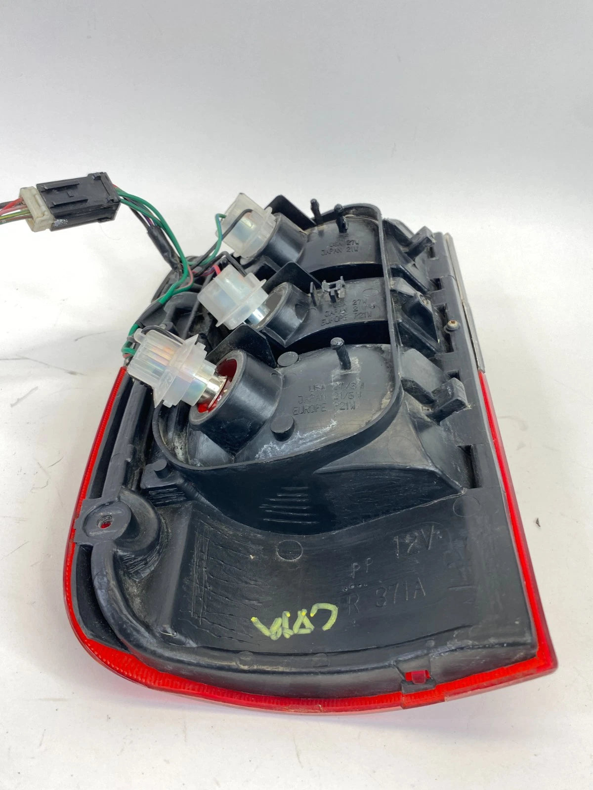 2000-2002 ISUZU TROOPER REAR RIGHT PASSENGER SIDE TAIL LIGHT LAMP ASSEMBLY OEM