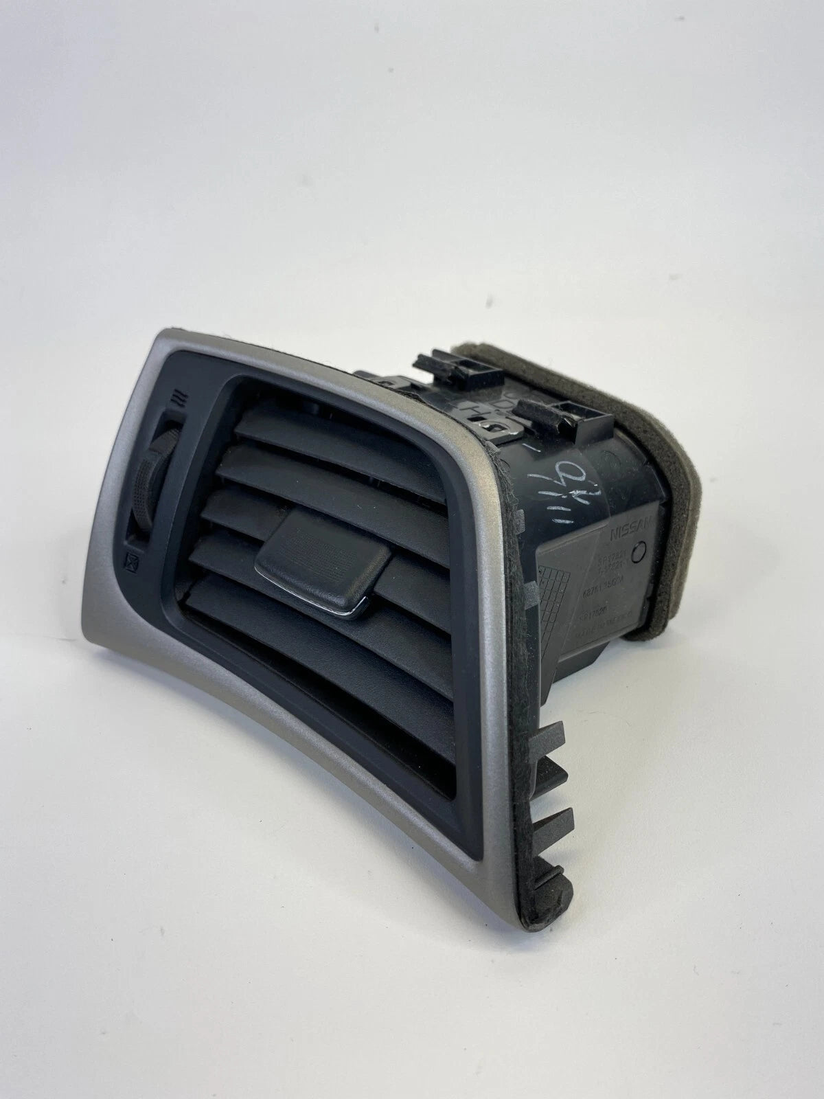 2013-2015 NISSAN SENTRA LEFT DRIVER SIDE OUTER DASH AIR VENT DUCT GRILLE OEM
