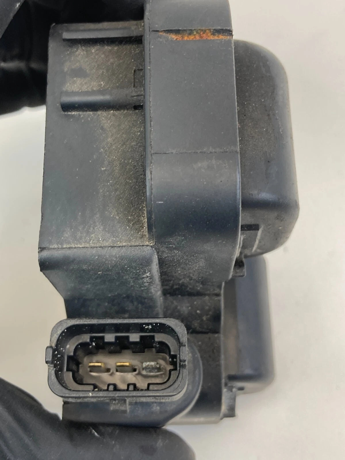 1998-2005 MERCEDES-BENZ E 320 3.2L V6 A/T ENGINE IGNITION COIL A0001587803 OEM
