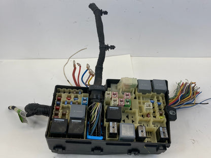 13 14 Ford Focus 2.0L L4 16V Engine Compartment Junction Fuse Box AV6T-14A142-AB