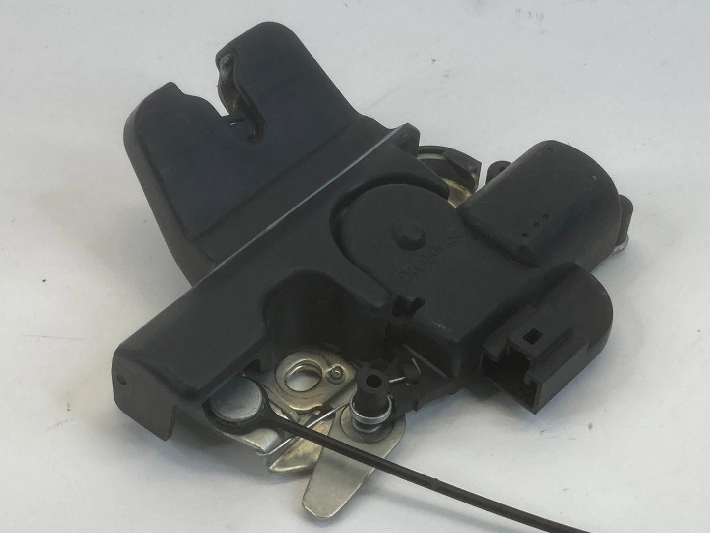 2008-2013 INFINITI G37 SEDAN REAR TRUNK LID LOCK LATCH ACTUATOR OEM FACTORY
