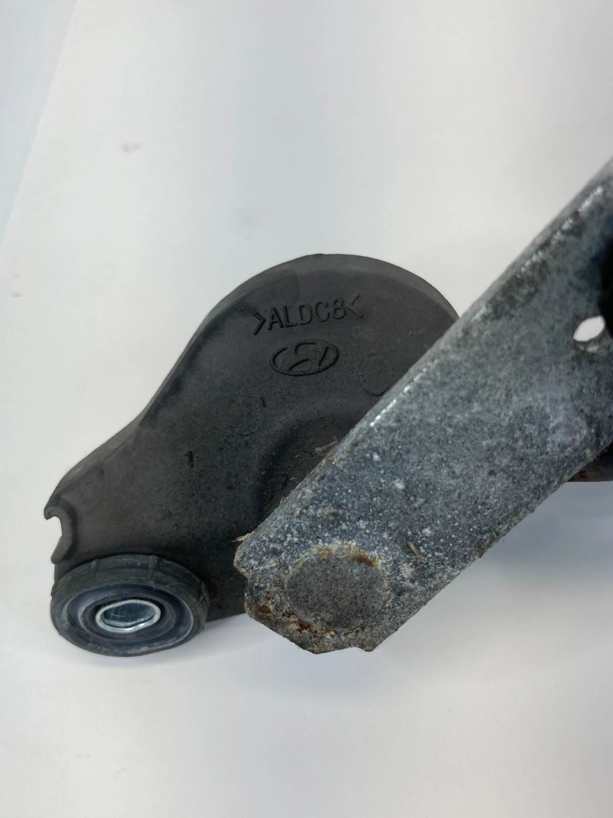 2006-2010 HYUNDAI SONATA FRONT WINDSHIELD WIPER MOTOR & LINKAGE 98110-3K000 OEM