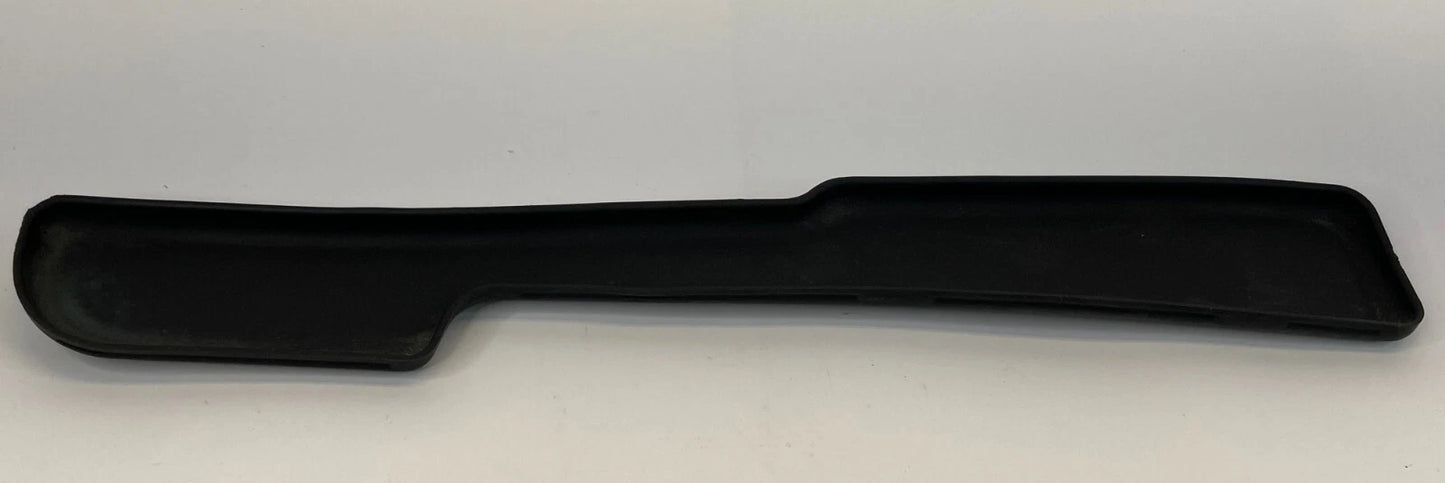 04 05 06 CADILLAC SRX RIGHT SIDE MOLDING TRIM INSERT MAT RUBBER LINER OEM