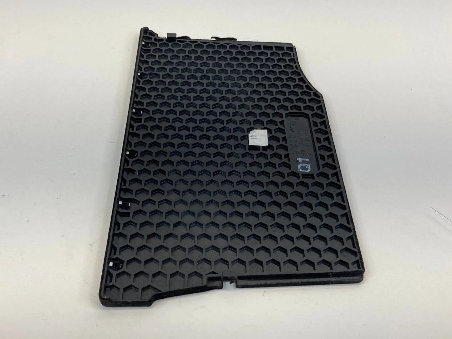 2003-2009 MERCEDES-BENZ E 320 E320 4-DR GLOVE BOX STORAGE LOWER COVER 2116890330