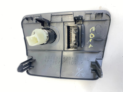 10-11 TOYOTA PRIUS CENTER CONSOLE PANEL WITH POWER OUTLET OEM FACTORY 5881847040