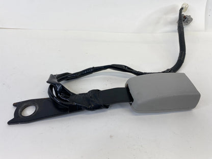 2004-2009 LEXUS RX330 RX350 FRONT RIGHT SIDE SEAT BELT BUCKLE GRAY E067902 OEM