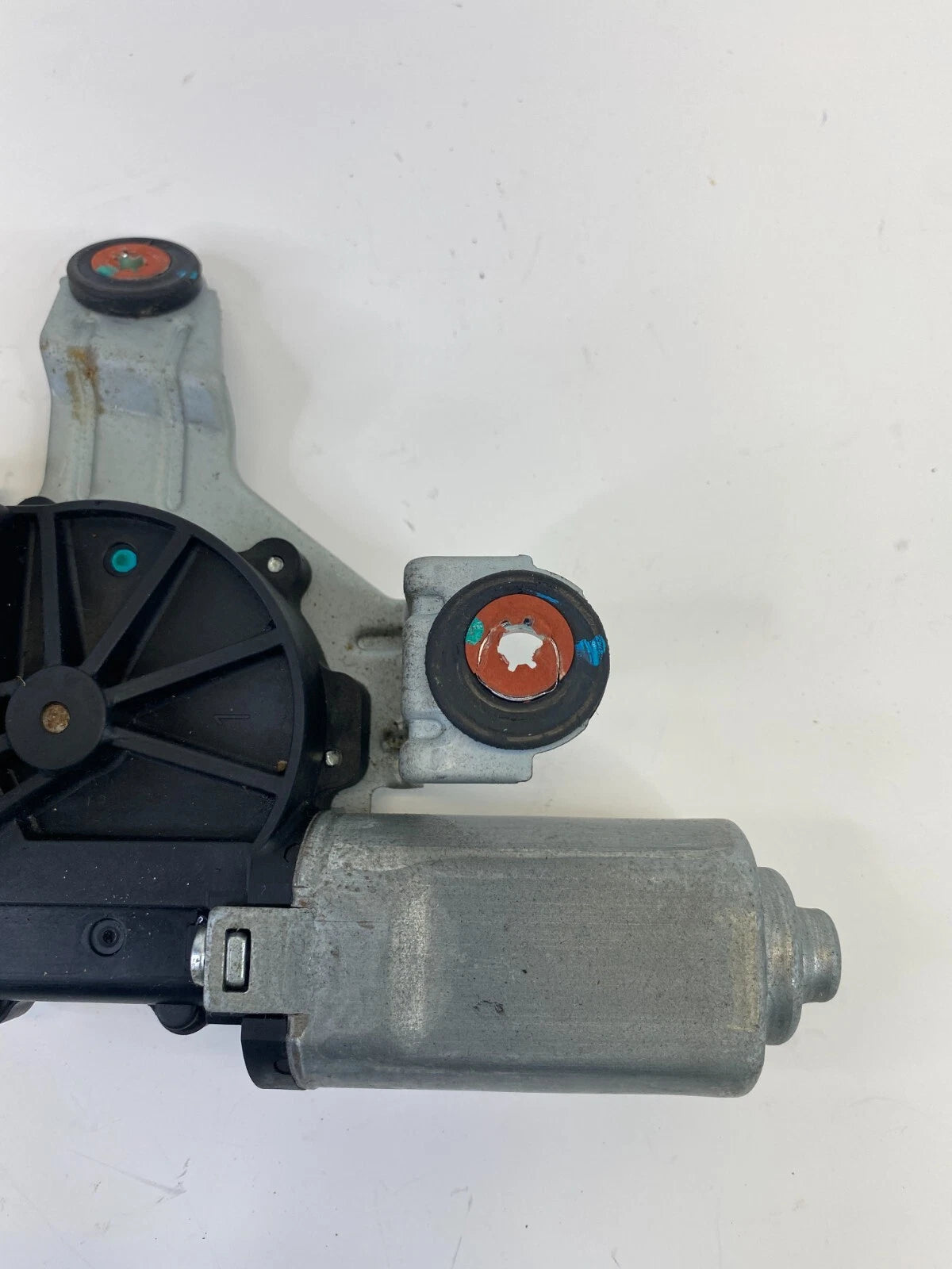 2010-2016 CADILLAC SRX REAR WINDSHIELD WIPER MOTOR ASSEMBLY UNIT 15949229 OEM