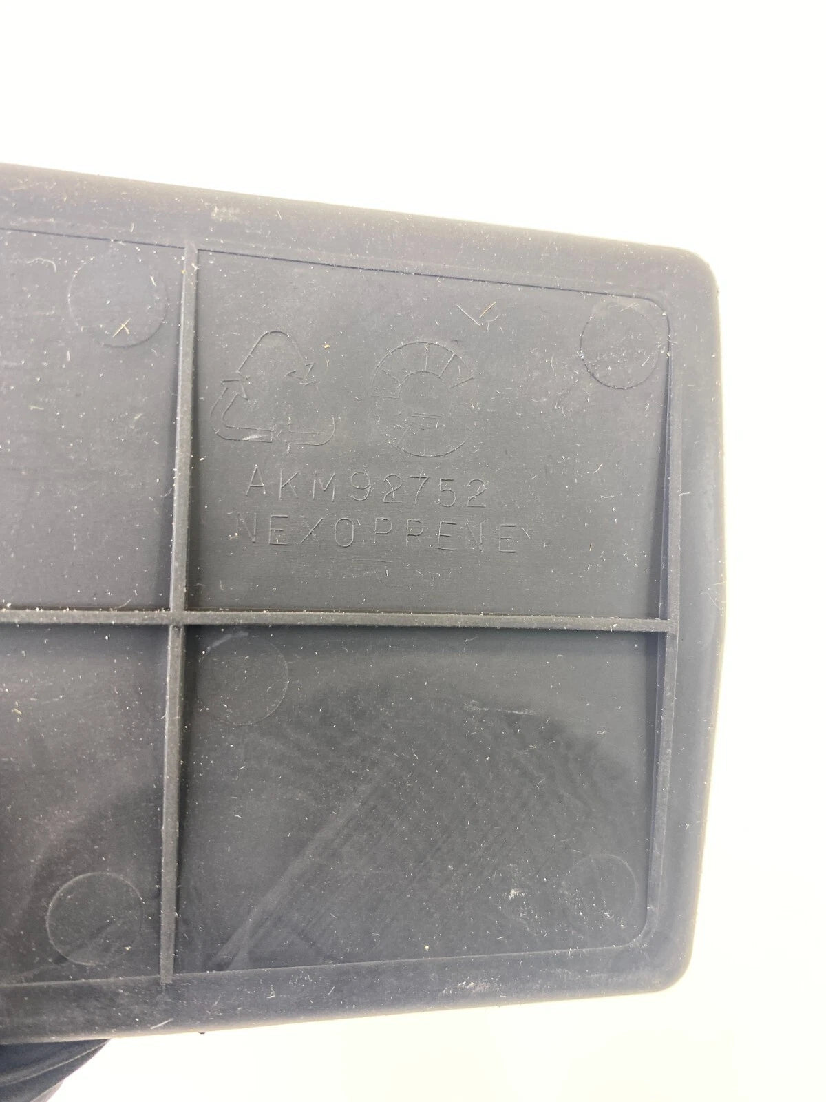 2007 2008 2009 SUZUKI XL-7 CENTER CONSOLE LINER RUBBER MAT INSERT AKM92752 OEM
