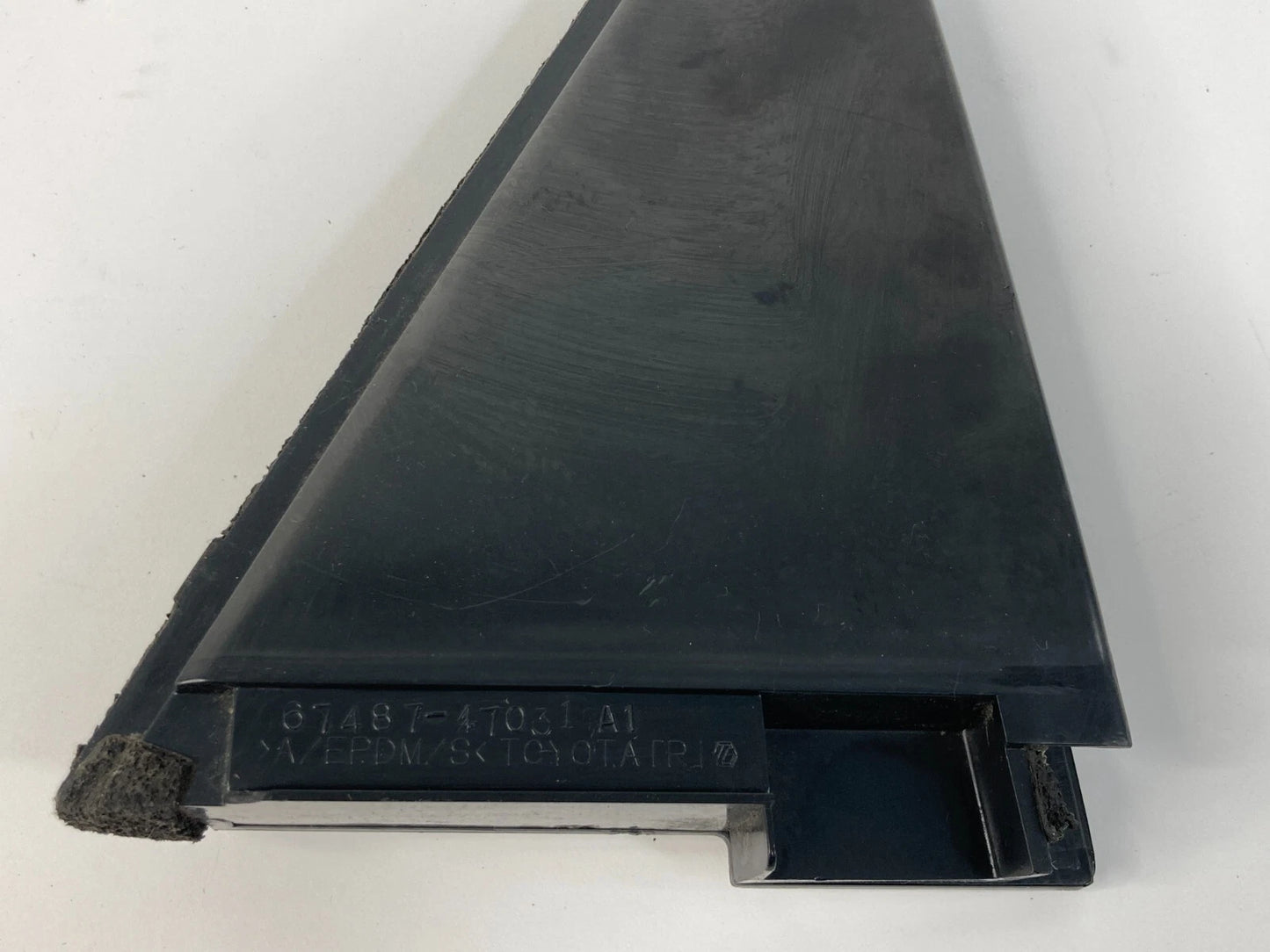 2004-2009 TOYOTA PRIUS REAR RIGHT DOOR INNER SEAL CORNER COVER 67487-47031 OEM