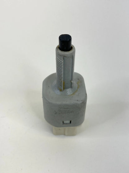 2003-2006 SUZUKI XL-7 BRAKE STOPLIGHT STOP LIGHT LAMP SENSOR SWITCH OEM