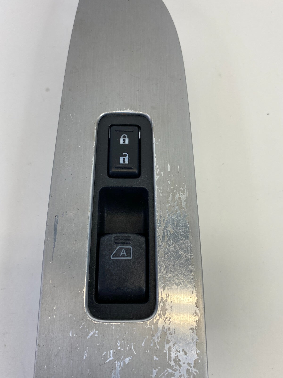 2009-2014 Nissan Murano Front Right Side Door Power Window Switch w/ Trim Bezel