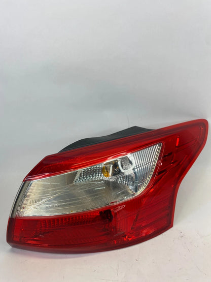 2012 2013 2014 FORD FOCUS SEDAN RIGHT PASSENGER OUTER TAIL LIGHT TAILLAMP OEM