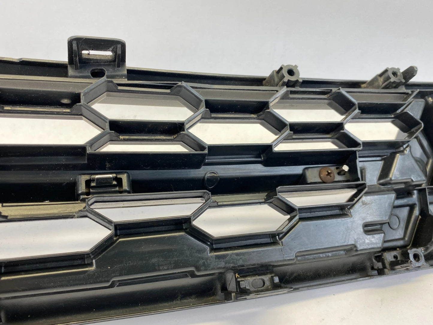 2018 2019 MITSUBISHI OUTLANDER SPORT FRONT BUMPER UPPER GRILLE 6402A504 OEM