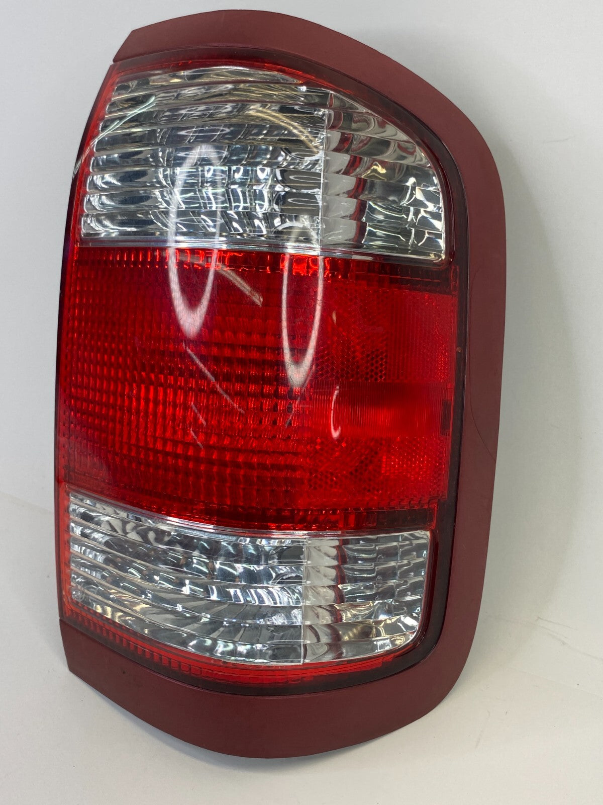 1999-2004 Nissan Pathfinder Rear Right Passenger Side Tail Light Taillight Lamp