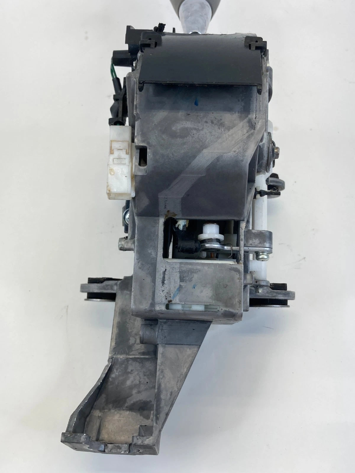 2004-2010 TOYOTA SIENNA AUTOMATIC GEAR SHIFTER SELECTOR LEVER ASSY OEM