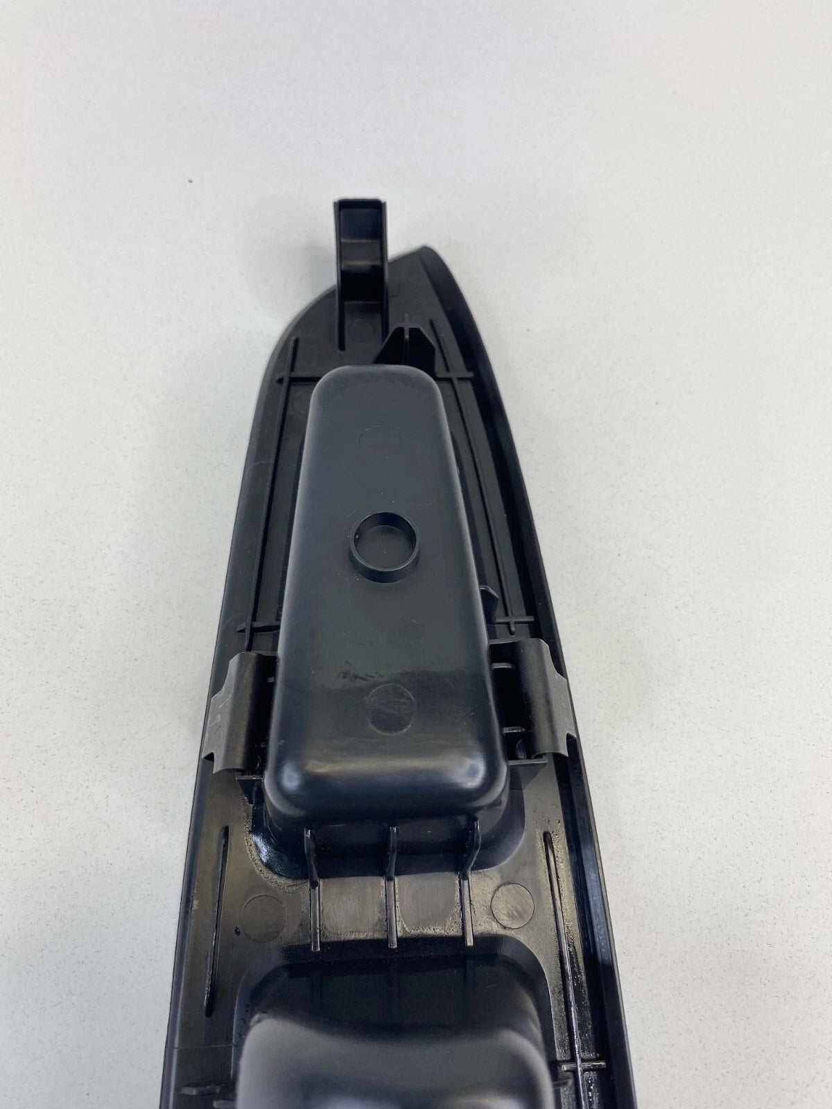 2006-2013 CHEVY IMPALA REAR RIGHT SIDE DOOR WINDOW SWITCH COVER BEZEL 1799354