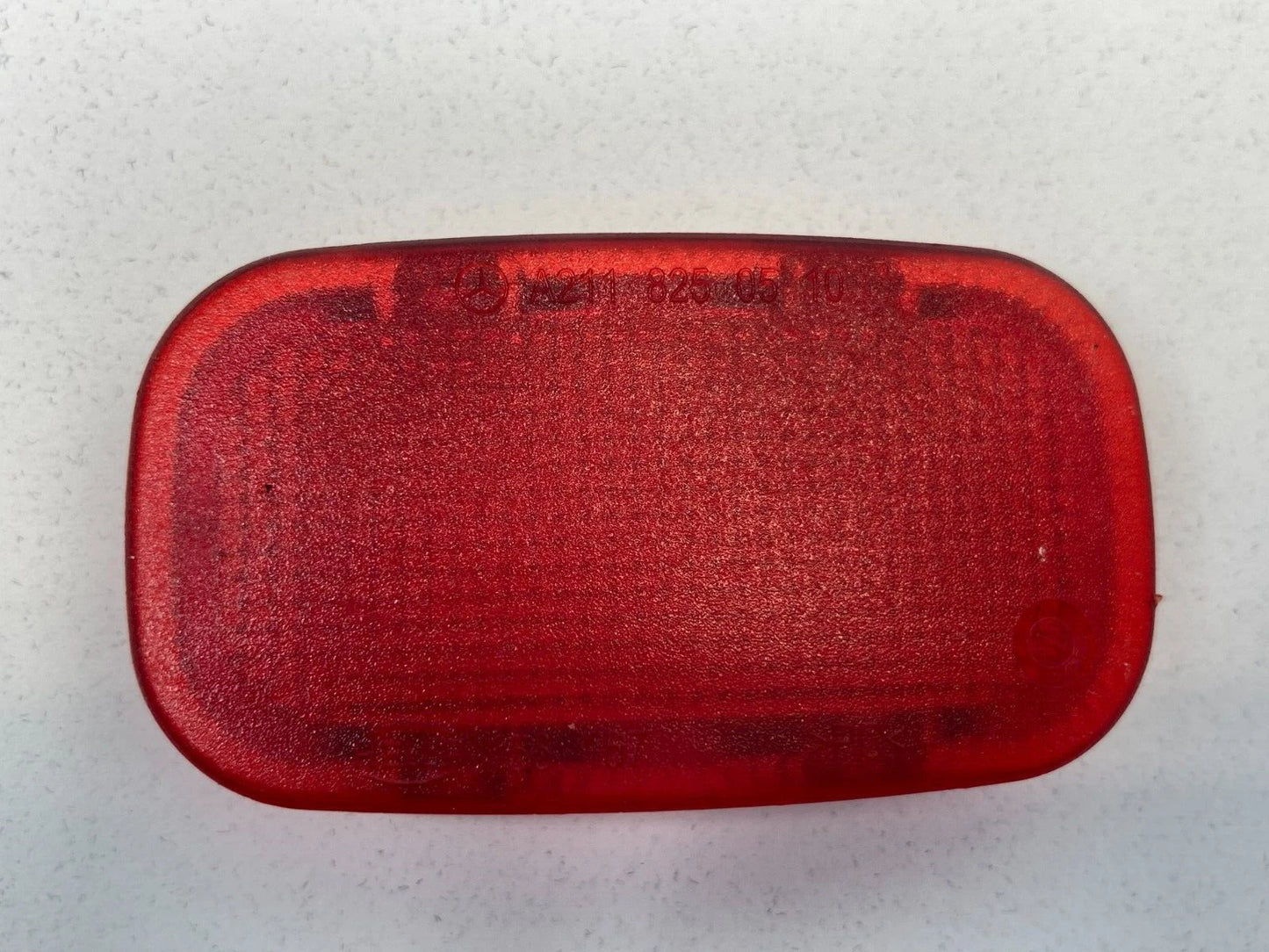 03-09 MERCEDES-BENZ E320 SDAN FRONT DOOR RED COURTESY LIGHT LAMP LENS 2118250510