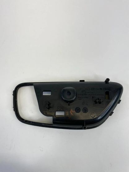 2014-2016 KIA FORTE FRONT RIGHT INTERIOR DOOR HANDLE BEZEL COVER 82621-A7000 OEM
