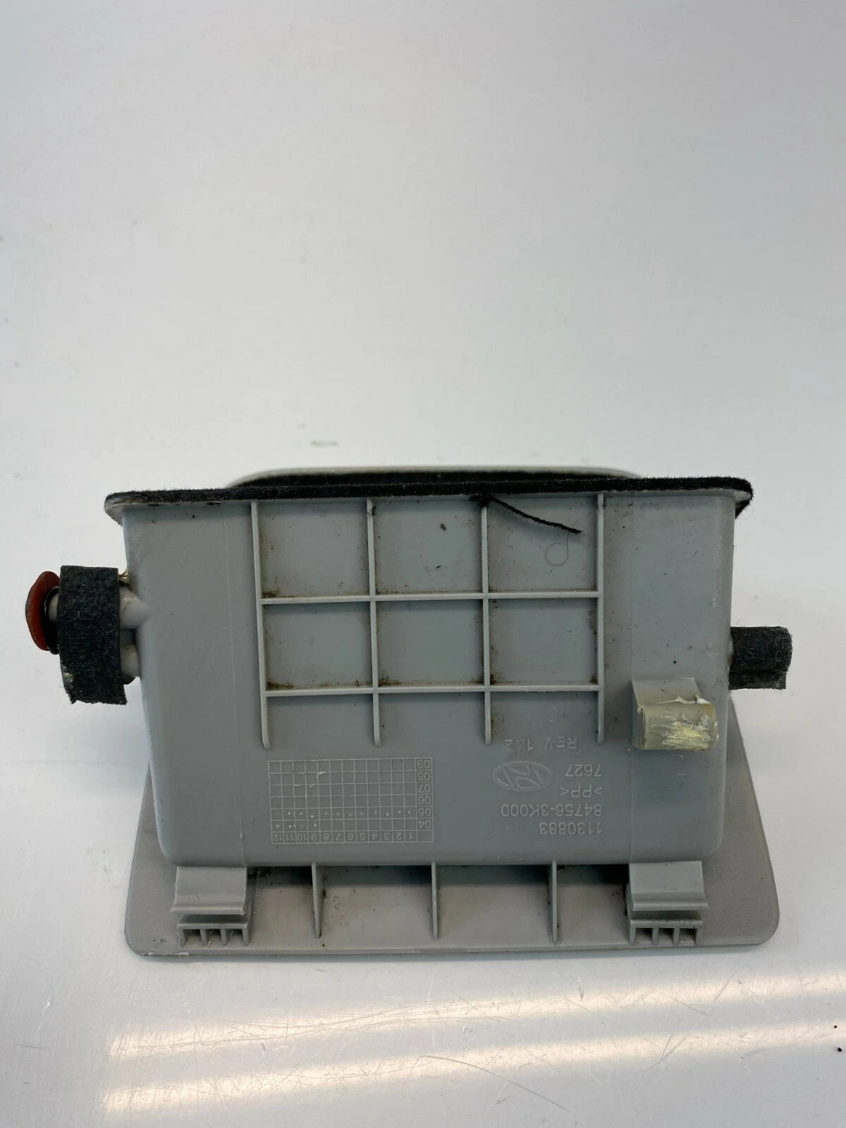06-08 HYUNDAI SONATA DASH LOWER TRIM PANEL TRAY PAD STORAGE 84756-3K000 OEM