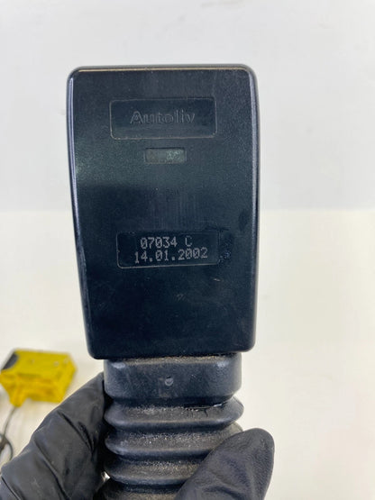 2001-2005 BMW 325I 325XI FRONT LEFT DRIVER SEAT BELT BUCKLE 8-234-970 OEM