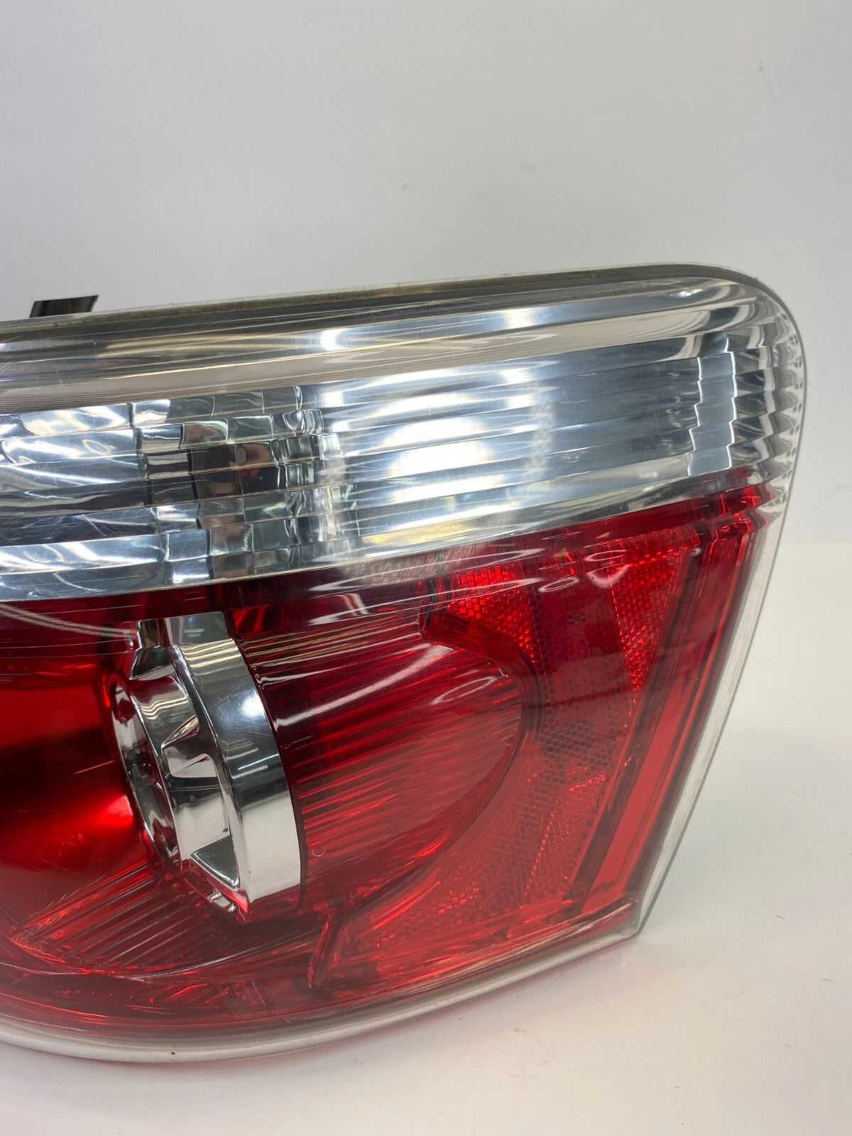 2007-2012 GMC ACADIA RIGHT SIDE TAIL LIGHT EXTERIOR TAILLIGHT LAMP 20912756 OEM