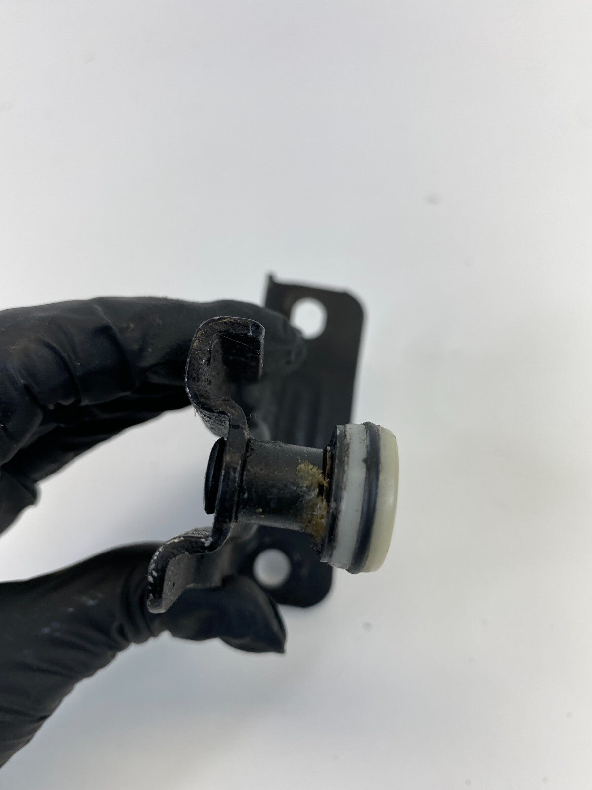 2005-2010 Honda Odyssey Rear Left Sliding Door Upper Roller Bracket OEM