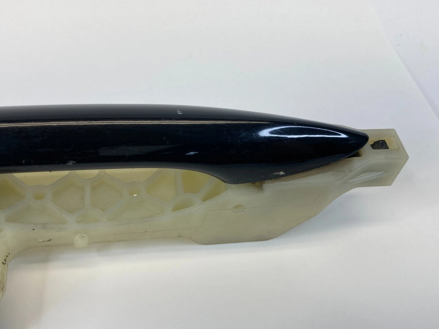 11-16 HYUNDAI ELANTRA GLS FRONT RIGHT PASSENGER SIDE EXTERIOR DOOR HANDLE OEM