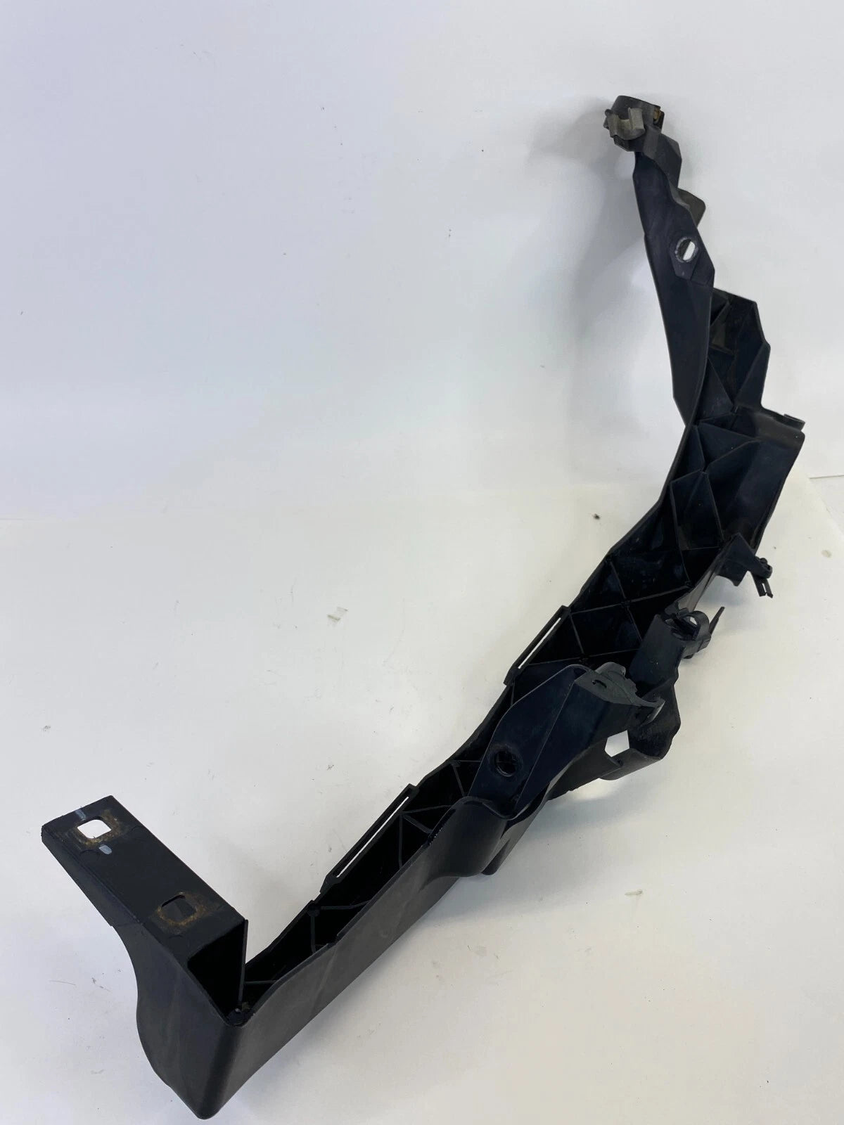 2006 BMW 330xi 330i FRONT RIGHT HEADLIGHT MOUNT BRACKET OEM FACTORY 51117116708