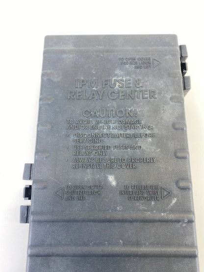 2006 2007 Chrysler Town & Country Engine Bay Mounted Fuse Box Cover 04692124AA