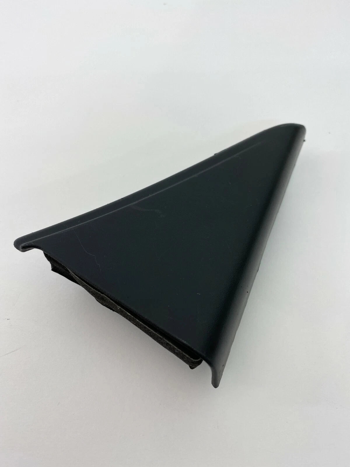 06-11 HYUNDAI AZERA REAR LEFT INNER DOOR DELTA CORNER COVER TRIM 83910-3L000 LH