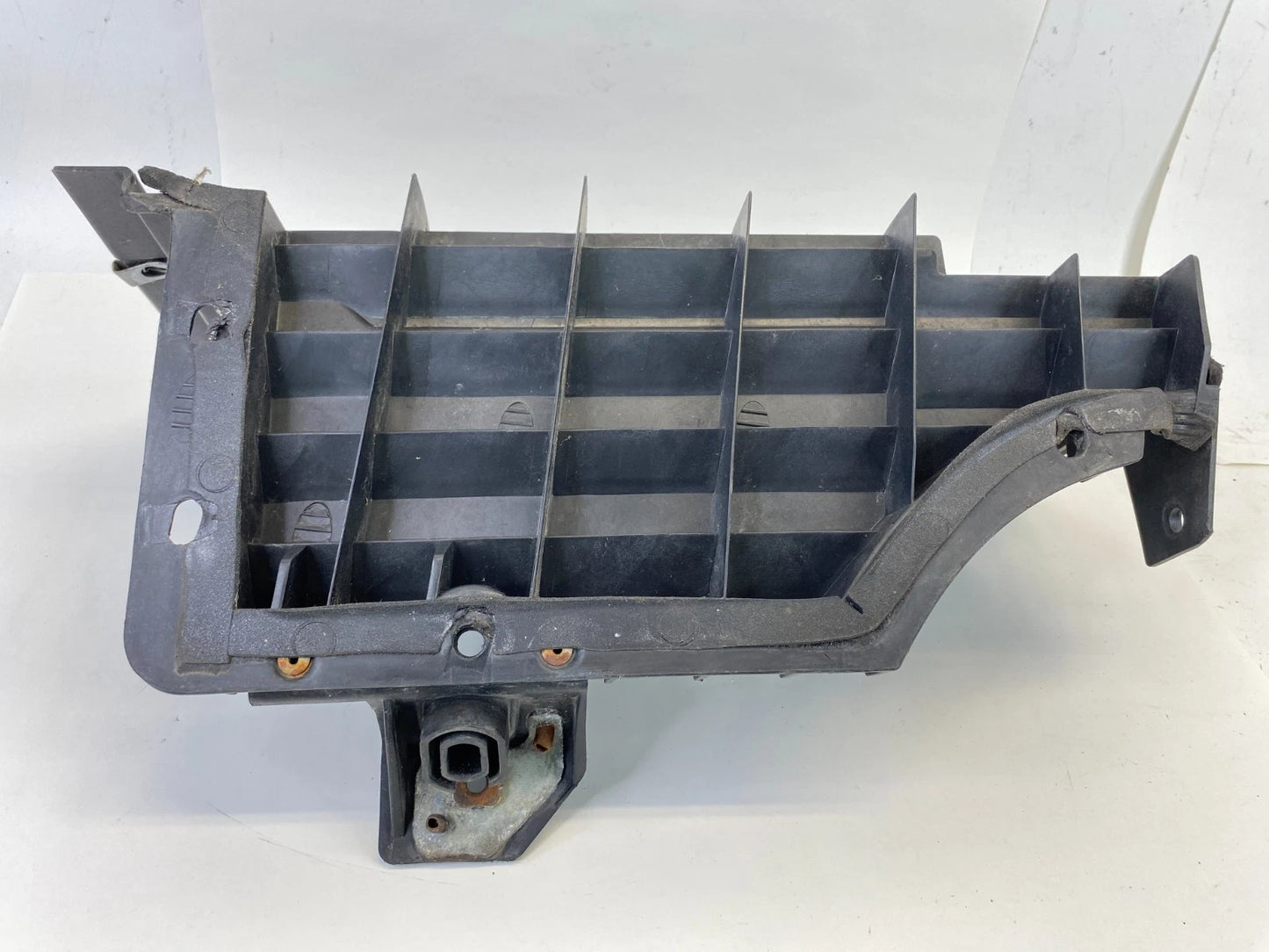 2003-2007 CADILLAC CTS 3.6L V6 A/T BATTERY SUPPORT TRAY ASSEMBLY 25783790 OEM